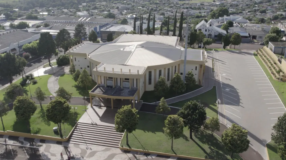 Igreja Matriz — Paróquia Santa Teresinha e Santo Agostinho