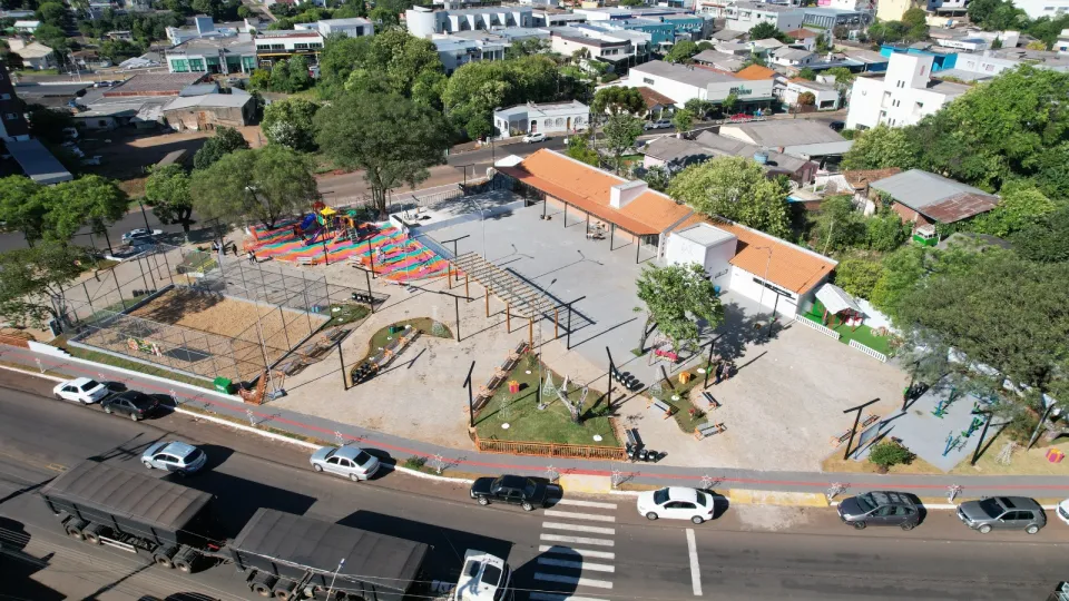 Praça Clevelândia