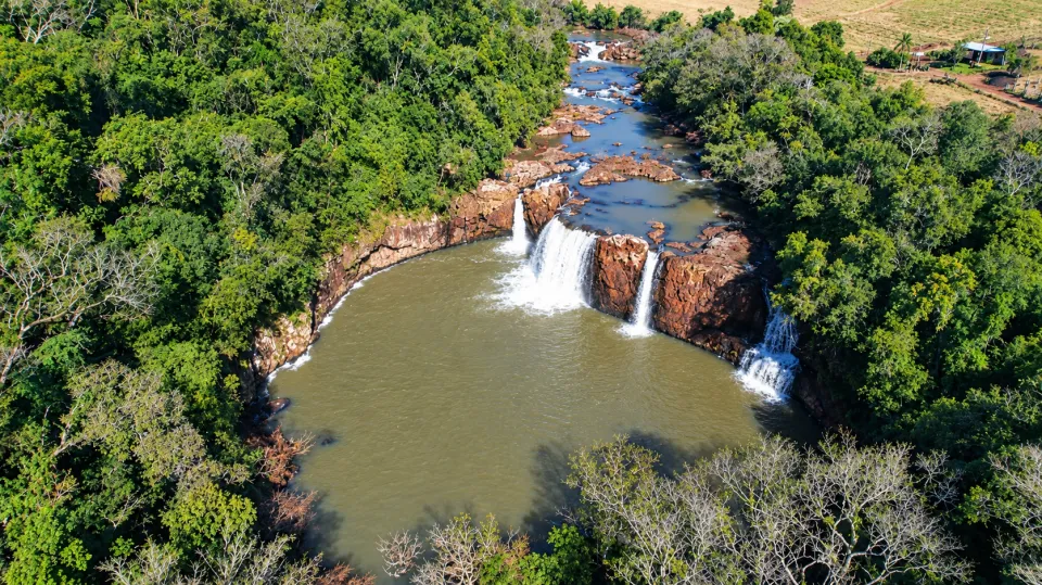 Cachoeira e Gruta do Saltão